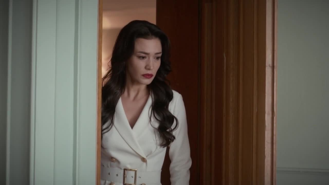 Кадры из сериала Бахар 4 серия 2 сезон (2024)