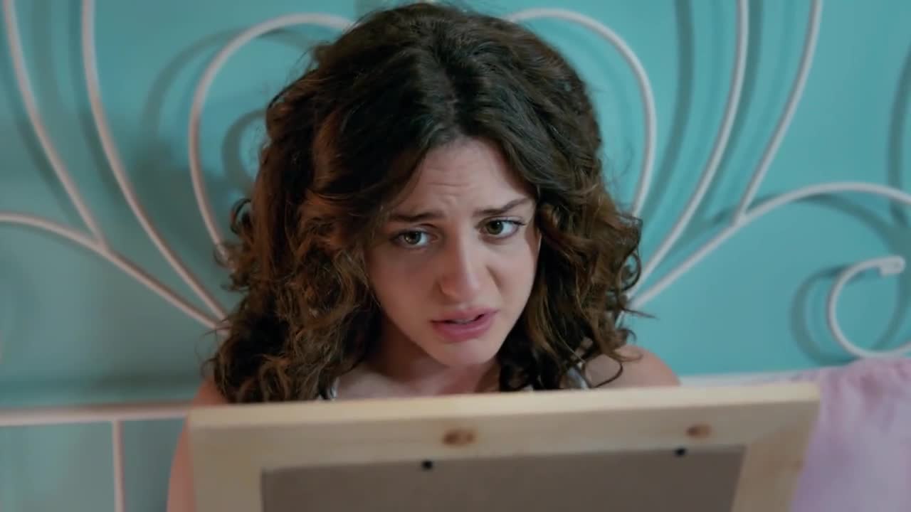 Кадры из сериала Статус отношений: Запутанно 10 серия 1 сезон (2015)