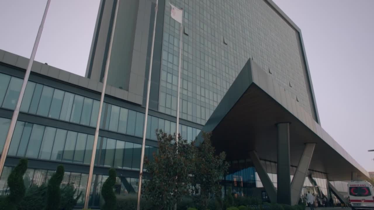 Кадры из сериала Дикий 5 серия 2 сезон (2023)