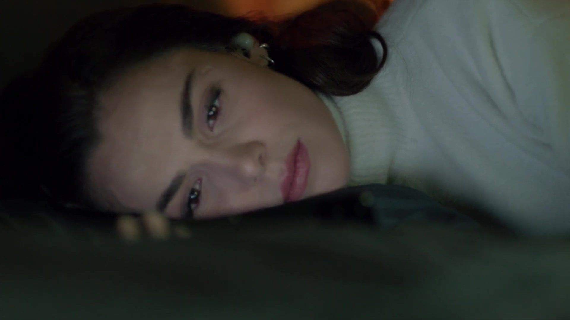 Кадры из сериала В пух и прах 6 серия 1 сезон (2022)