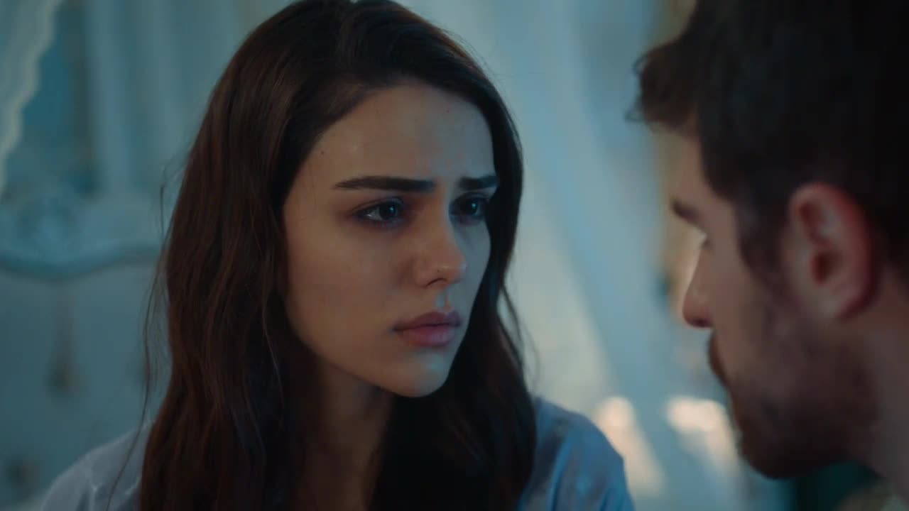 Кадры из сериала Три сестры 5 серия 1 сезон (2022)