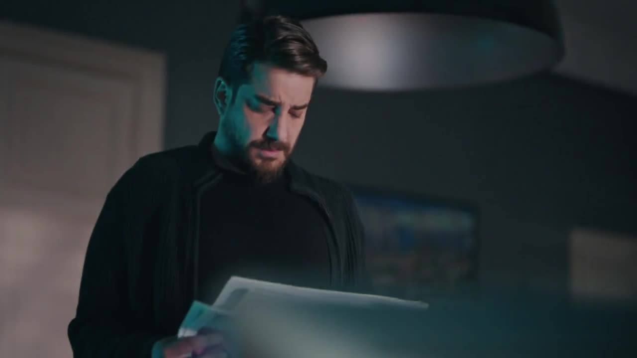 Кадры из сериала Девушка за стеклом 18 серия 1 сезон (2021)